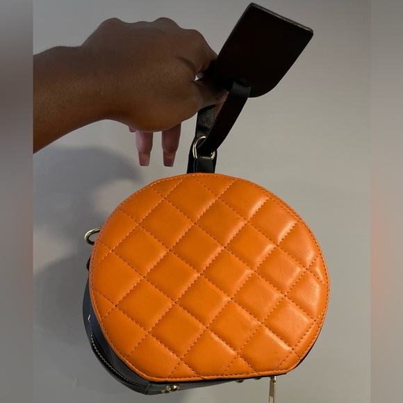 Round Quilted Two-Tone Crossbody Bag - Picture 4 of 10